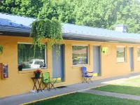 Greystone Motel Hotels in Liberty Township