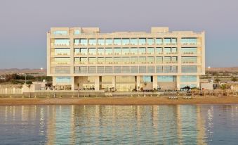 Waves Hotel