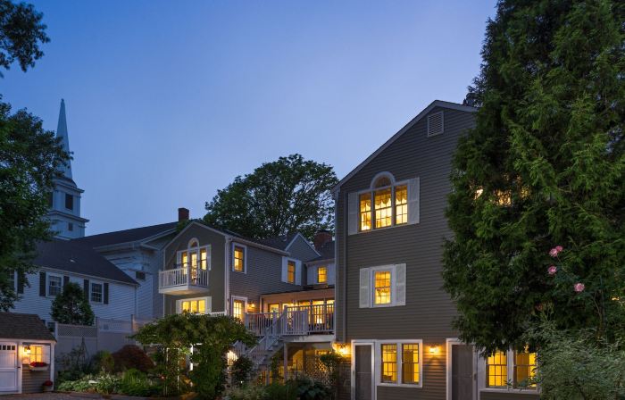 Old Harbor Inn