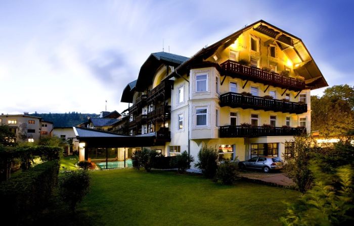 Post-Hotel
