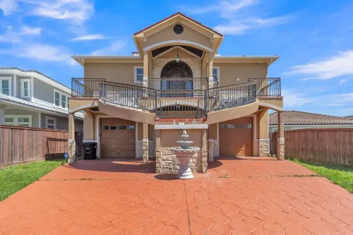 Charming 2 Story Retreat 2 Bedroom Home by RedAwning