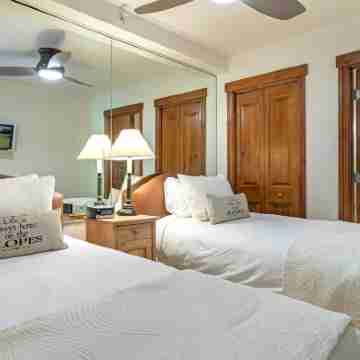 Lionsquare Lodge North #282 2 Bedroom Condo by RedAwning Rooms