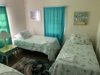 Queen Anne's Revenge at the Beach 3 Bedroom Cottage by RedAwning - parking