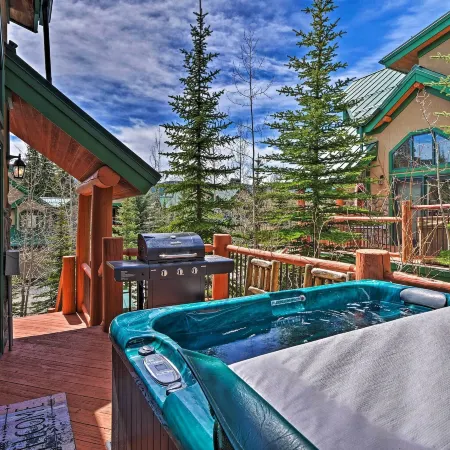 Steps to Gondola! Hot Tub Haven in Breckenridge