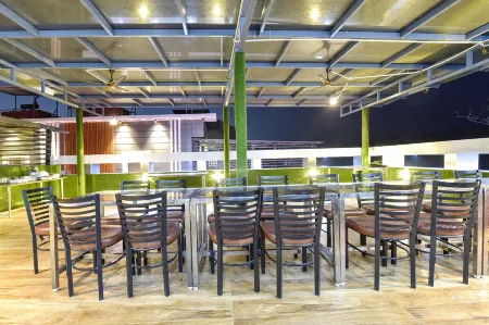 FabHotel Hari Residency Отели рядом с достопримечательностью «Vishnu Ghat»