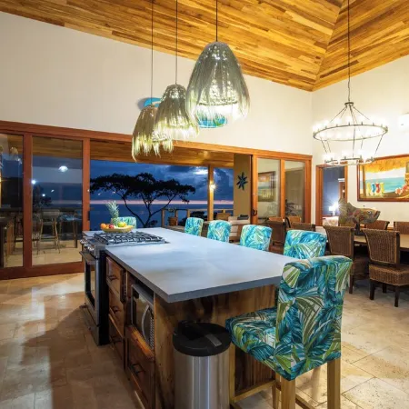 Vista Sirena: Expansive Ocean View 4 bedroom / 4.5 bath home above Dominical