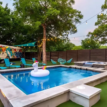 East Austin Pool and Hot Tub Retreat Near Rainey