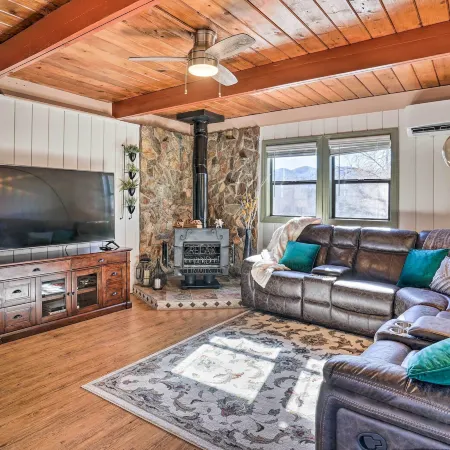Close to Hiking and Dtwn Mtn-View Prescott Home!