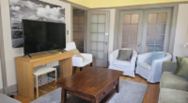 Marvelous 2-bedroom apartment with WiFi in  North Oakland