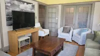 Marvelous 2-bedroom apartment with WiFi in  North Oakland