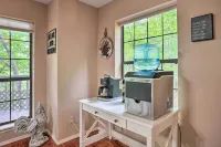 Beaver Lake Retreat w/ Deck & Private Hot Tub - 3-Star