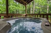 Sugar Shack Yurt Romantic and cozy!