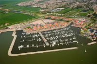 Roompot Hotel Marinapark Volendam Hotels in Edam-Volendam