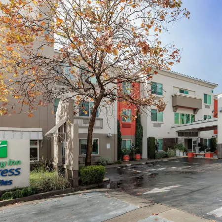 Holiday Inn Express & Suites BERKELEY by IHG