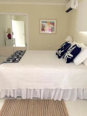 Beach Apartment steps from mangel halto beach