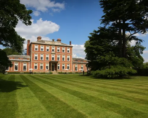 Middlethorpe Hall and Spa Отели рядом с достопримечательностью «Парк Нейвсмайр»