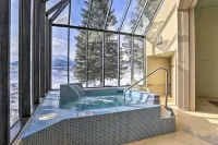 Mtn Views, Ground Floor: Rec Path and Lake Access - Swimmingpools
