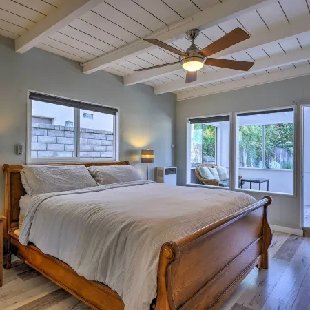 Remodeled Ventura Beach Home with Yard and Fire Pit!