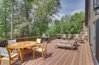 Large Deck + Resort Amenities: Lake Ariel Retreat - Wifi