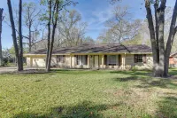 Beaumont Rental Home ~ 2 Mi to Gulf Terrace Park! - Homestays