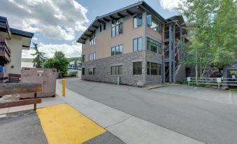 Snowmass Village Retreat Close to Slopes and Trails!