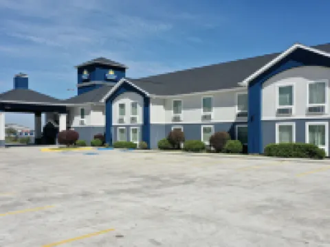 Days Inn & Suites by Wyndham Thibodaux Hotels in Lafourche Parish
