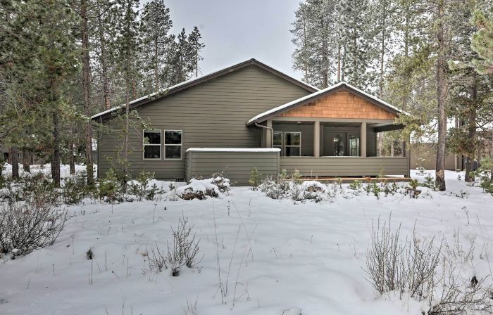 Northwest Sunriver Getaway w/ Community Amenities!