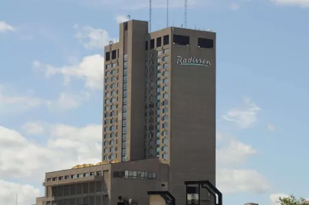 Radisson Hotel Winnipeg Downtown Отели в г. Виннипег