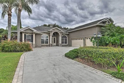 Elegant Valrico Home ~ 15 Mi to Downtown Tampa! Hotels near Sacred Heart Knanaya Catholic