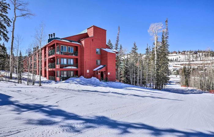Brian Head Ski-in/Ski-Out Condo w/ Resort Perks!