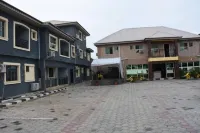 Luxurious Awoyaya Apartment With Private Pool and Garden