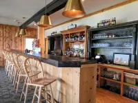 Ppi Lakefront Condo--Hot Tub Open All Winter! Ski Crystal Mountain, One Bdrm.