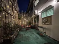 Baba & Charlie Home Stay Отели в г. 