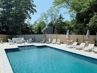 The Seagrove Suites & Guest Rooms - Pools