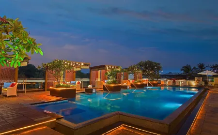 Holiday Inn Cochin Отели рядом с достопримечательностью «Керала Хай Корт»