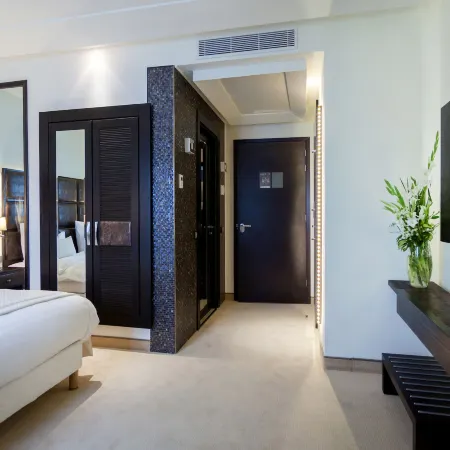 Business Hotel