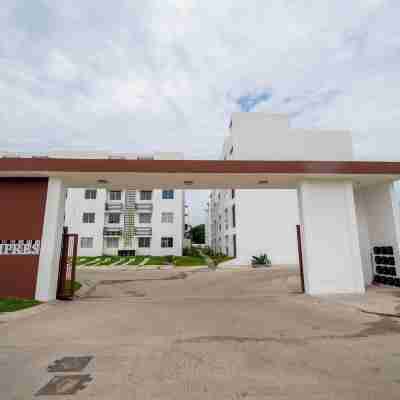 Cozy 2-Bedroom Retreat with Pool Access Hotel Exterior