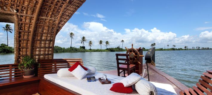 Marvel Cruise Hotels in Alappuzha