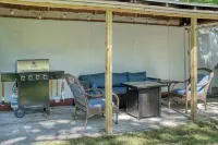 Benton Beach House: Bike to Beach & St. Joseph River, Arcade Games, Cornhole