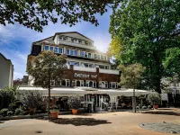 Hotel Holsteiner Hof - Timmendorfer Strand Hotels near Timmendorfer Strand