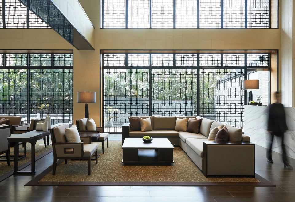 3. 윤 에스테이트 ..