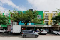 Sans Hotel Harapan Indah - 2-Star