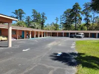 Economy Inn - Motels