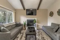 Amazing Views - Peaceful surroundings - Pets OK with fee