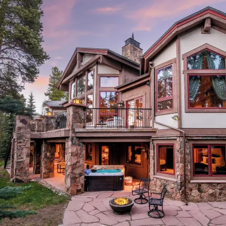 Cherry Ridge by AvantStay Incredible Mountain Mansion w Game Room Hot Tub Views