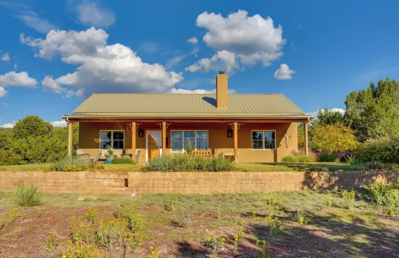 隱藏的聖菲寶石 - 嵌套在Tesuque Hills！