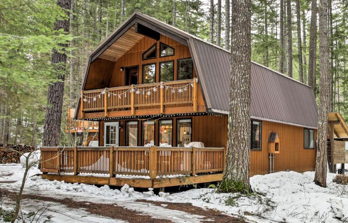 Mountain Chalet w/ Hot Tub by CLE Elum Lake!
