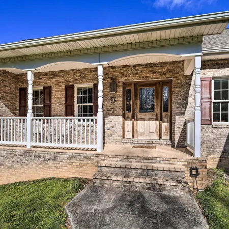 Pet-Friendly Abingdon Abode w/ Yard & Grill!