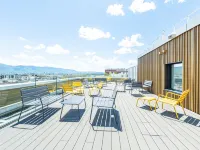 B&B HOTEL Geneva Airport Hotele w: Genewa