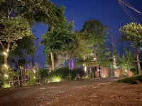 Glamping Taman Love Nahl cell 주변 호텔